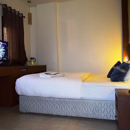 אויאיין Hotel Chandragupta מראה חיצוני תמונה