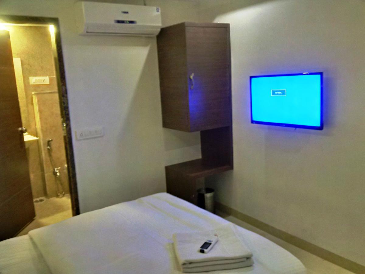 אויאיין Hotel Chandragupta מראה חיצוני תמונה