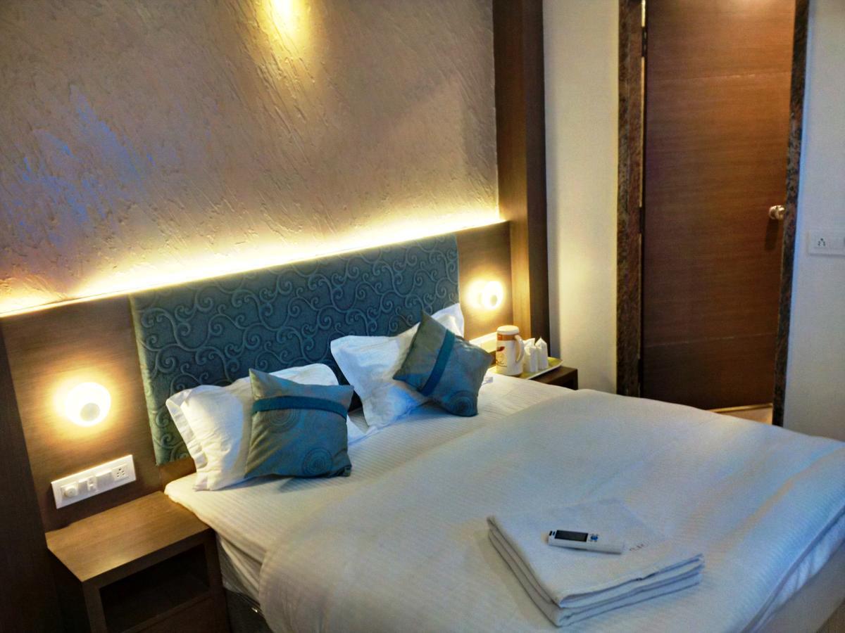 אויאיין Hotel Chandragupta מראה חיצוני תמונה