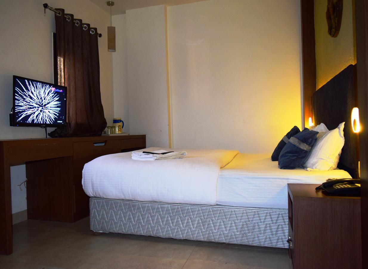 אויאיין Hotel Chandragupta מראה חיצוני תמונה