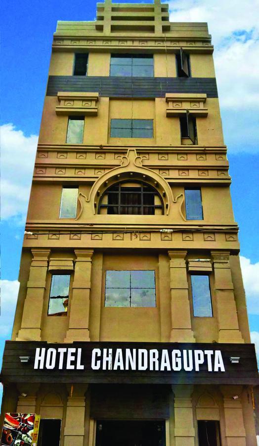 אויאיין Hotel Chandragupta מראה חיצוני תמונה