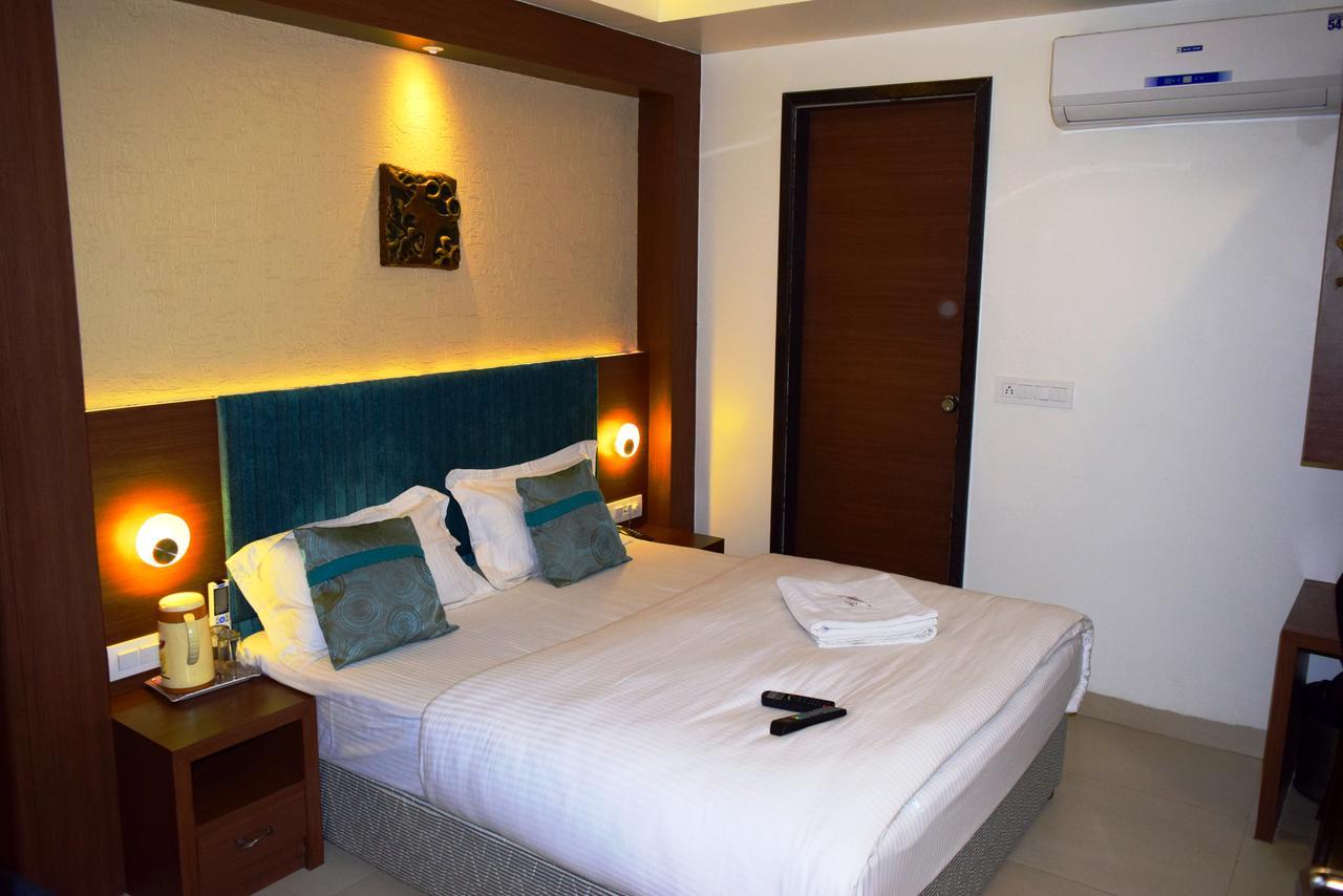 אויאיין Hotel Chandragupta מראה חיצוני תמונה